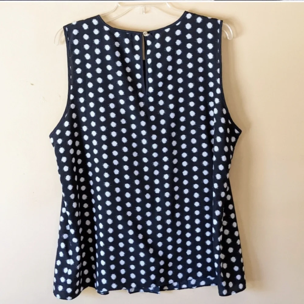 Michael Kors Blouse Shell Navy Blue White Polk-a-dot Tank Pleated Sleeve…
